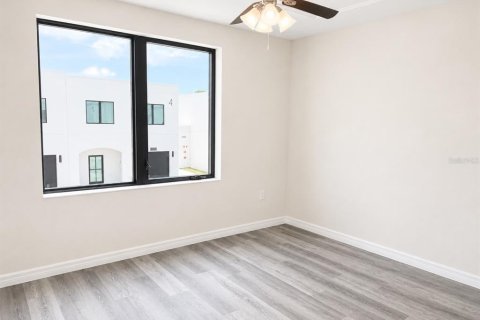 Townhouse in Tampa, Florida 3 bedrooms, 178.19 sq.m. № 2198019 - photo 22