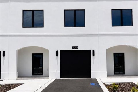 Townhouse in Tampa, Florida 3 bedrooms, 178.19 sq.m. № 2198019 - photo 30