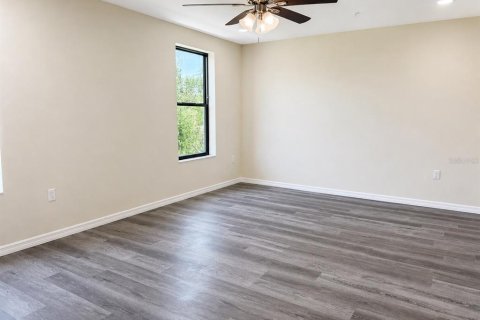 Townhouse in Tampa, Florida 3 bedrooms, 178.19 sq.m. № 2198019 - photo 14