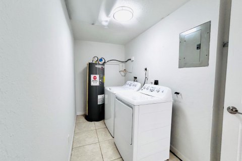 Купить кондоминиум в Тамарак, Флорида 3 комнаты, 51.1м2, № 2146055 - фото 11