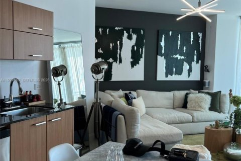 Appartement à louer à Miami, Floride: 1 chambre, 68.75 m2 № 2065235 - photo 4