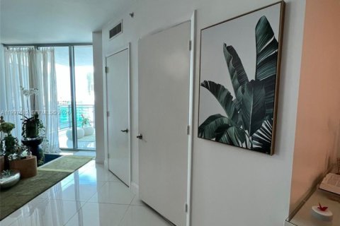 Appartement à louer à Miami, Floride: 1 chambre, 68.75 m2 № 2065235 - photo 2