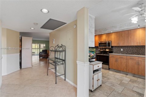 Condo in Coconut Creek, Florida, 2 bedrooms  № 1951786 - photo 6