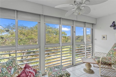 Condo in Coconut Creek, Florida, 2 bedrooms  № 1951786 - photo 26