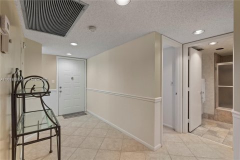 Condo in Coconut Creek, Florida, 2 bedrooms  № 1951786 - photo 18