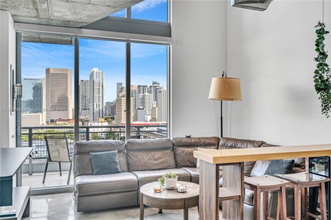 Снять в аренду кондоминиум в Майами, Флорида 1 спальня, 73.86м2, № 1963725 - фото 2