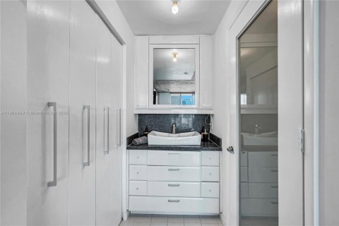 Снять в аренду кондоминиум в Майами, Флорида 1 спальня, 73.86м2, № 1963725 - фото 25