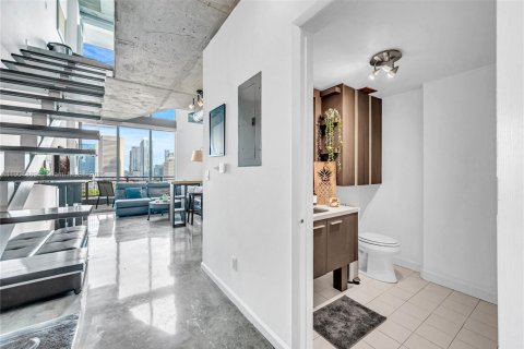 Снять в аренду кондоминиум в Майами, Флорида 1 спальня, 73.86м2, № 1963725 - фото 1