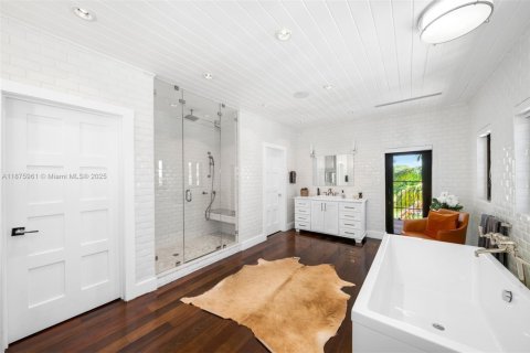 Купить виллу или дом в Майами, Флорида 10 спален, 796.45м2, № 1896147 - фото 22