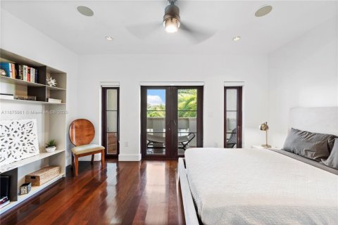 Купить виллу или дом в Майами, Флорида 10 спален, 796.45м2, № 1896147 - фото 27