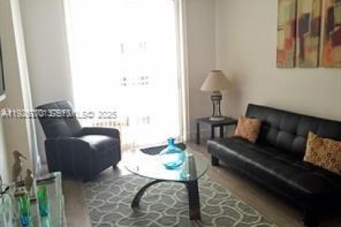 Снять в аренду кондоминиум в Майами, Флорида 1 спальня, 60.39м2, № 1984550 - фото 4