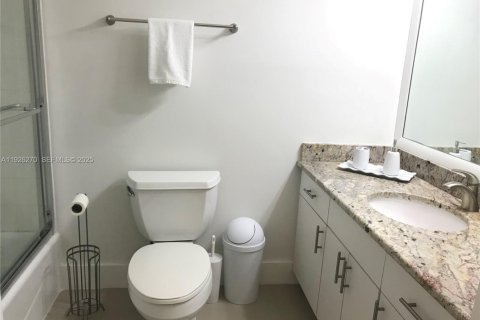 Снять в аренду кондоминиум в Майами, Флорида 1 спальня, 60.39м2, № 1984550 - фото 15