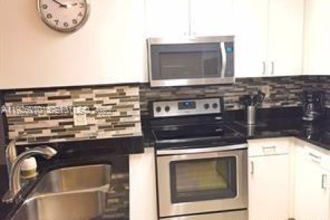 Снять в аренду кондоминиум в Майами, Флорида 1 спальня, 60.39м2, № 1984550 - фото 10