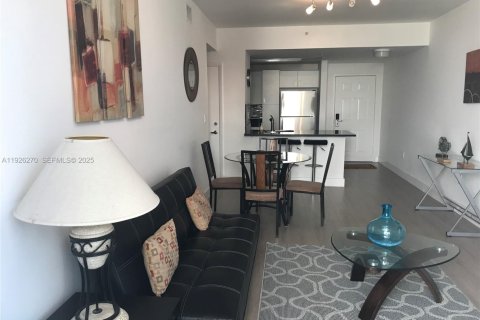 Снять в аренду кондоминиум в Майами, Флорида 1 спальня, 60.39м2, № 1984550 - фото 5