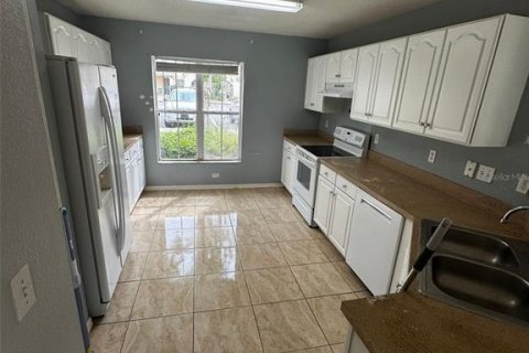 Купить таунхаус в Ривервью, Флорида 3 комнаты, 137.22м2, № 1899799 - фото 6