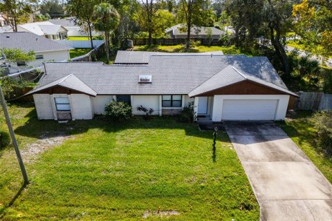 House in Palm Coast, Florida 4 bedrooms, 171.96 sq.m. № 1415998 - photo 3