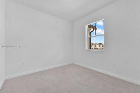 Townhouse in Homestead, Florida 3 bedrooms № 2054253 - photo 13