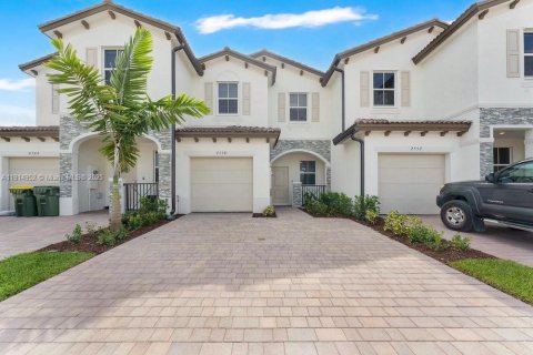 Townhouse in Homestead, Florida 3 bedrooms № 2054253 - photo 2