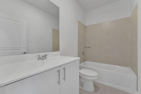 Townhouse in Homestead, Florida 3 bedrooms № 2054253 - photo 14