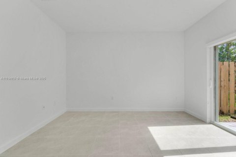 Townhouse in Homestead, Florida 3 bedrooms № 2054253 - photo 7