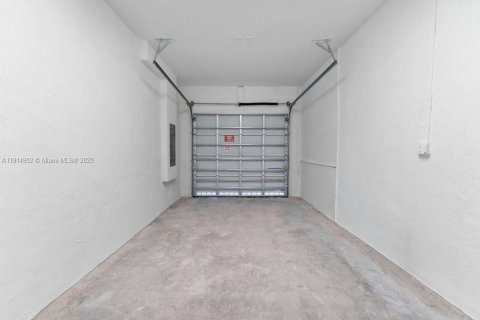 Townhouse in Homestead, Florida 3 bedrooms № 2054253 - photo 18