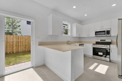 Townhouse in Homestead, Florida 3 bedrooms № 2054253 - photo 9