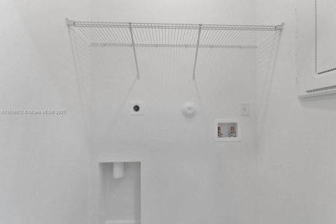 Townhouse in Homestead, Florida 3 bedrooms № 2054253 - photo 17