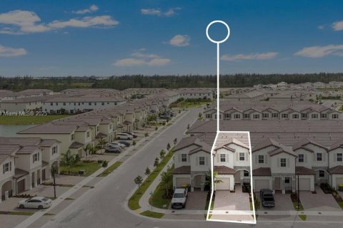 Townhouse in Homestead, Florida 3 bedrooms № 2054253 - photo 25