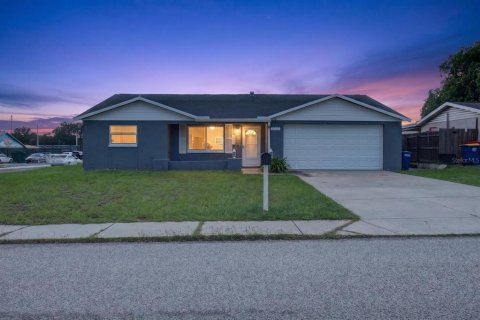 Villa ou maison à New Port Richey, Floride 3 chambres, 119.38 m2 № 2358655
