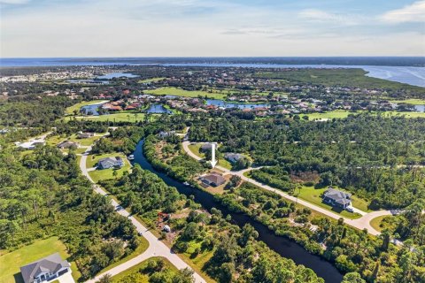Villa ou maison à vendre à Port Charlotte, Floride: 3 chambres, 200.95 m2 № 2437268 - photo 5