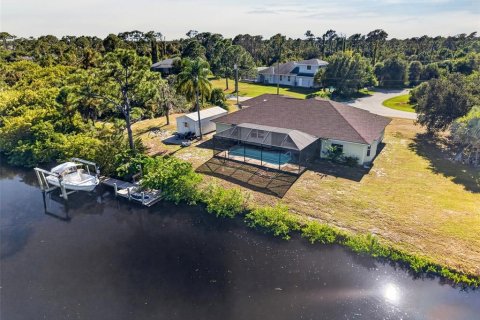 Villa ou maison à vendre à Port Charlotte, Floride: 3 chambres, 200.95 m2 № 2437268 - photo 3
