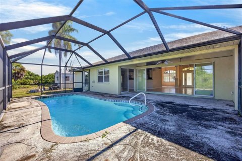 Villa ou maison à vendre à Port Charlotte, Floride: 3 chambres, 200.95 m2 № 2437268 - photo 30