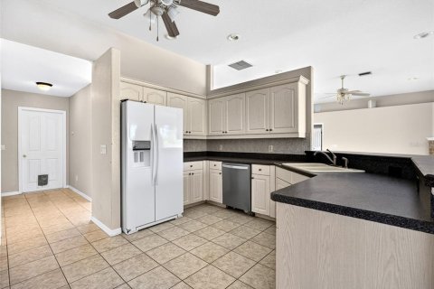 Villa ou maison à vendre à Port Charlotte, Floride: 3 chambres, 200.95 m2 № 2437268 - photo 13