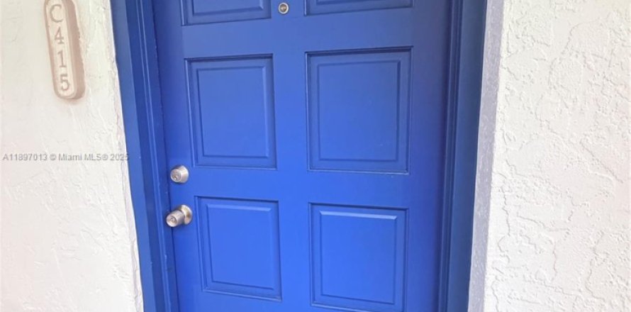 Condominio en Miami, Florida, 1 dormitorio  № 1948434