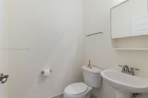 Adosado en venta en Miami, Florida, 3 dormitorios, 148.83 m2 № 1975254 - foto 22