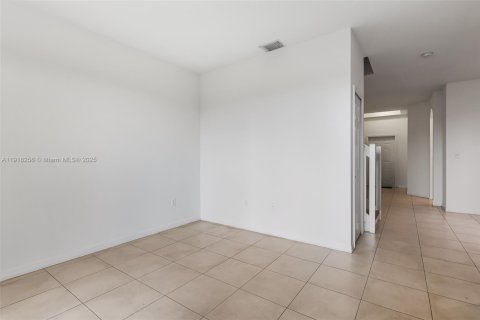 Adosado en venta en Miami, Florida, 3 dormitorios, 148.83 m2 № 1975254 - foto 28