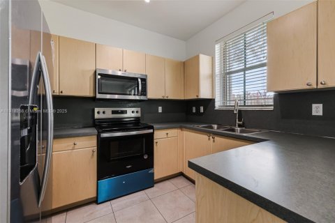 Adosado en venta en Miami, Florida, 3 dormitorios, 148.83 m2 № 1975254 - foto 30