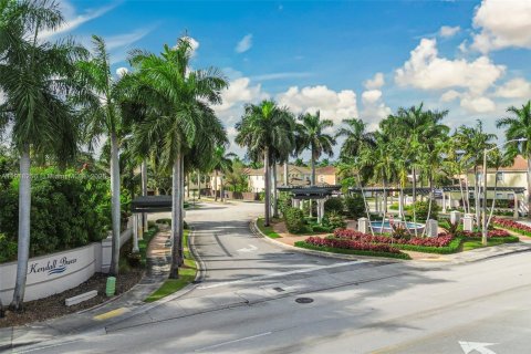 Adosado en venta en Miami, Florida, 3 dormitorios, 148.83 m2 № 1975254 - foto 1