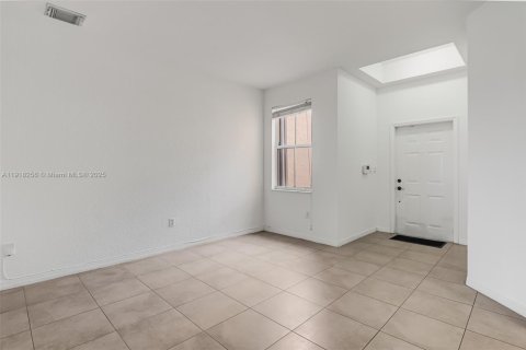 Adosado en venta en Miami, Florida, 3 dormitorios, 148.83 m2 № 1975254 - foto 21