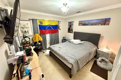 Villa ou maison à vendre à Miami, Floride: 2 chambres, 150.87 m2 № 2025015 - photo 12