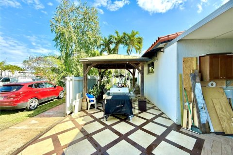 Villa ou maison à vendre à Miami, Floride: 2 chambres, 150.87 m2 № 2025015 - photo 14