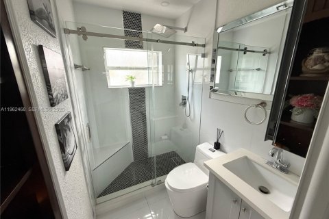 Villa ou maison à vendre à Miami, Floride: 2 chambres, 150.87 m2 № 2025015 - photo 8