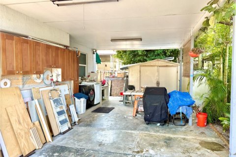 Villa ou maison à vendre à Miami, Floride: 2 chambres, 150.87 m2 № 2025015 - photo 15