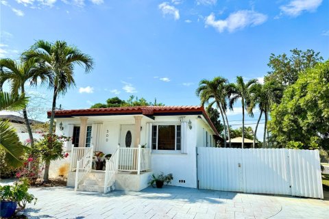 Villa ou maison à vendre à Miami, Floride: 2 chambres, 150.87 m2 № 2025015 - photo 2