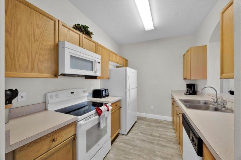 Condo in Kissimmee, Florida, 2 bedrooms № 2150717 - photo 4