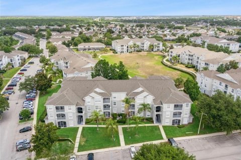 Condo in Kissimmee, Florida, 2 bedrooms № 2150717 - photo 2