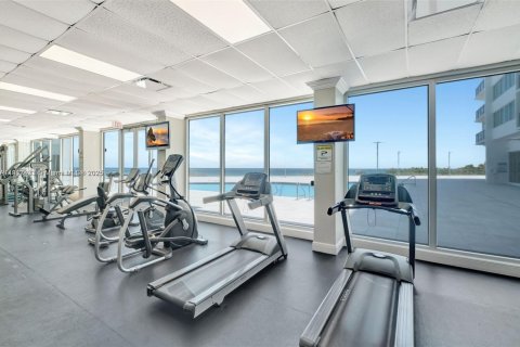 Condo in Miami Beach, Florida, 1 bedroom  № 1972178 - photo 21