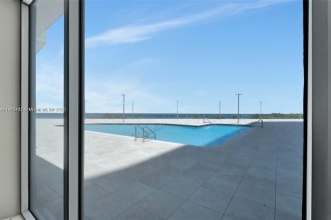 Condo in Miami Beach, Florida, 1 bedroom  № 1972178 - photo 22