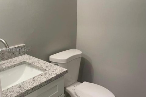 Купить кондоминиум в Мирамар, Флорида 2 спальни, 76.18м2, № 1956560 - фото 5