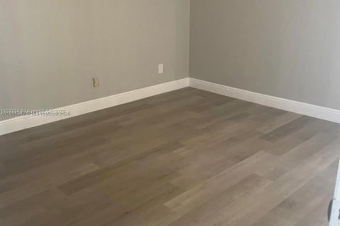 Купить кондоминиум в Мирамар, Флорида 2 спальни, 76.18м2, № 1956560 - фото 7